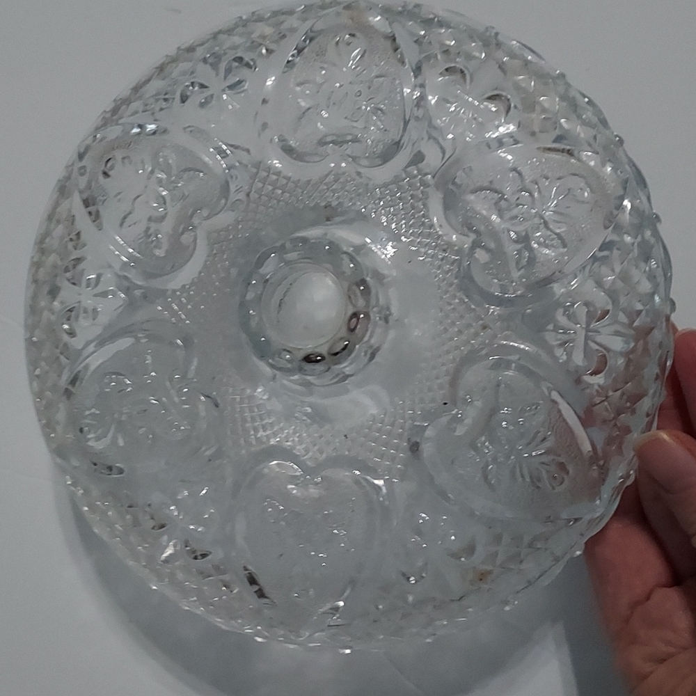 Clear Heart&Fleur-de-lis design Glass Candy Dish with Lid 6 7/8 in.W